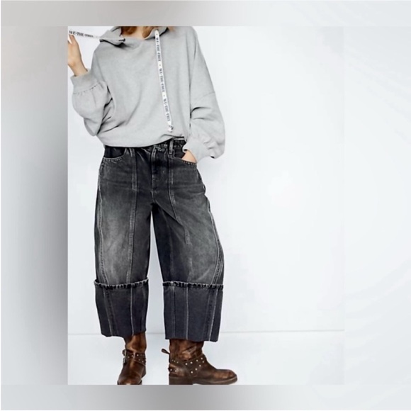 NWOT Free People We the Free Olsen Cuffed Crop Barrel Jeans - Black - 25, 26 - Picture 7 of 12